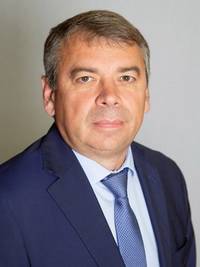 <a href="/about/management/taushkanov/"><strong>Таушканов Владимир Александрович</strong></a><br />Первый заместитель генерального директора