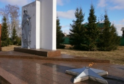 Томская область, с. Каргасок, Памятник воинам-землякам
